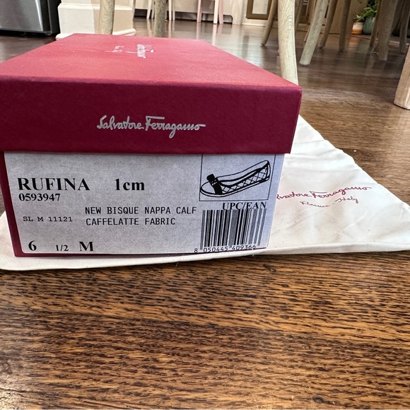 Salvadore Ferragamo Beige Flats ✨ - Picture 6 of 13